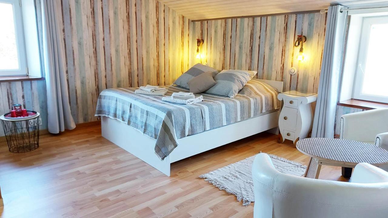 Moulin De Mauzac Bed & Breakfast Saint-Just-Luzac Eksteriør bilde